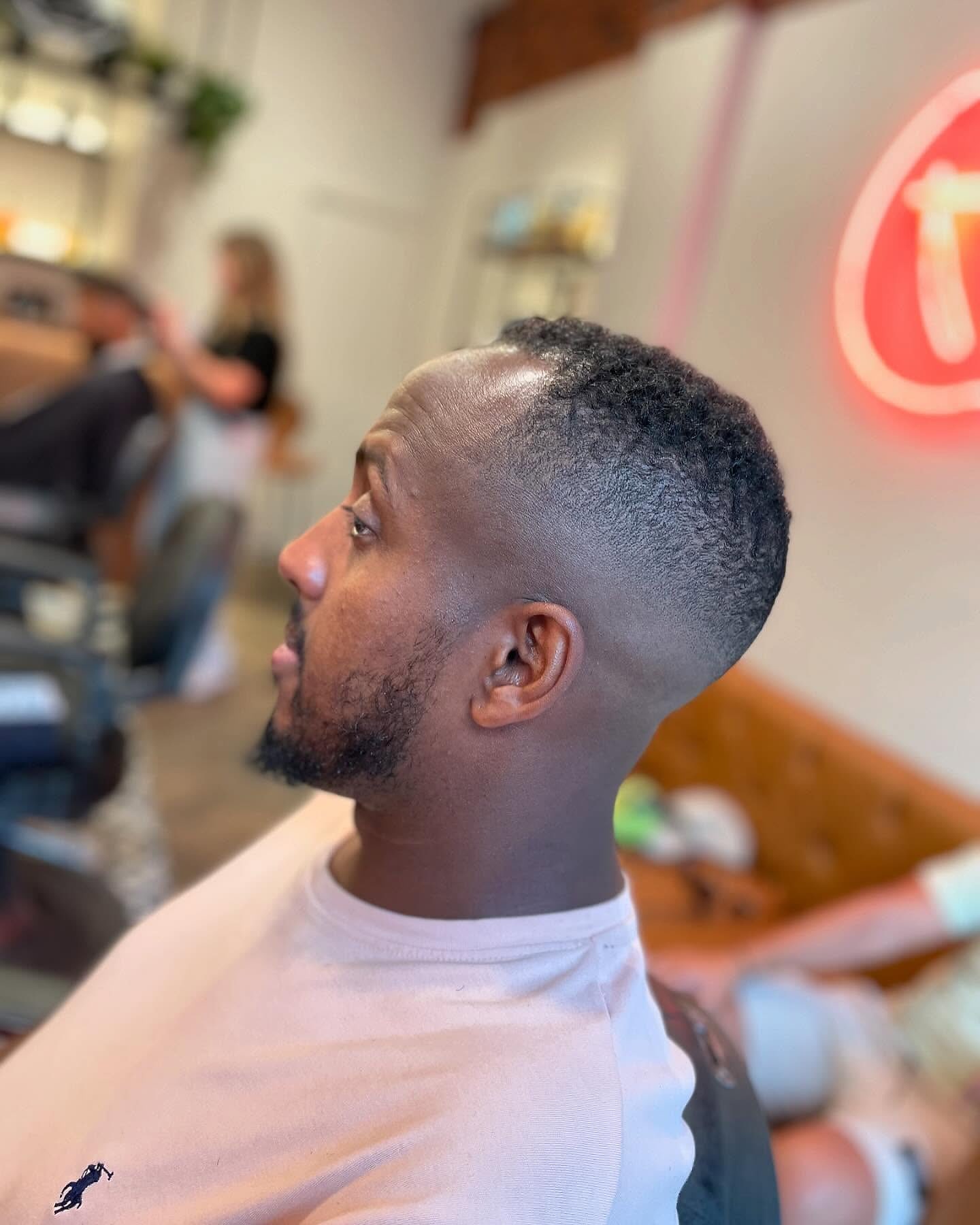Κούρεμα και περιποίηση γενειάδας από το Galinos Barbershop
